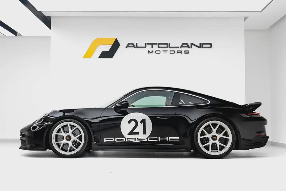 2024 PORSCHE 911 S/T N. 307 OF 1963 WITH DEALER WARRANTY-2-2