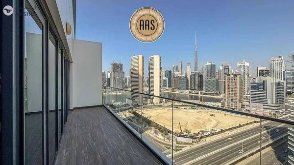 Luxurious 1-Bedroom | Burj Khalifa View | SOL Bay, Business Bay