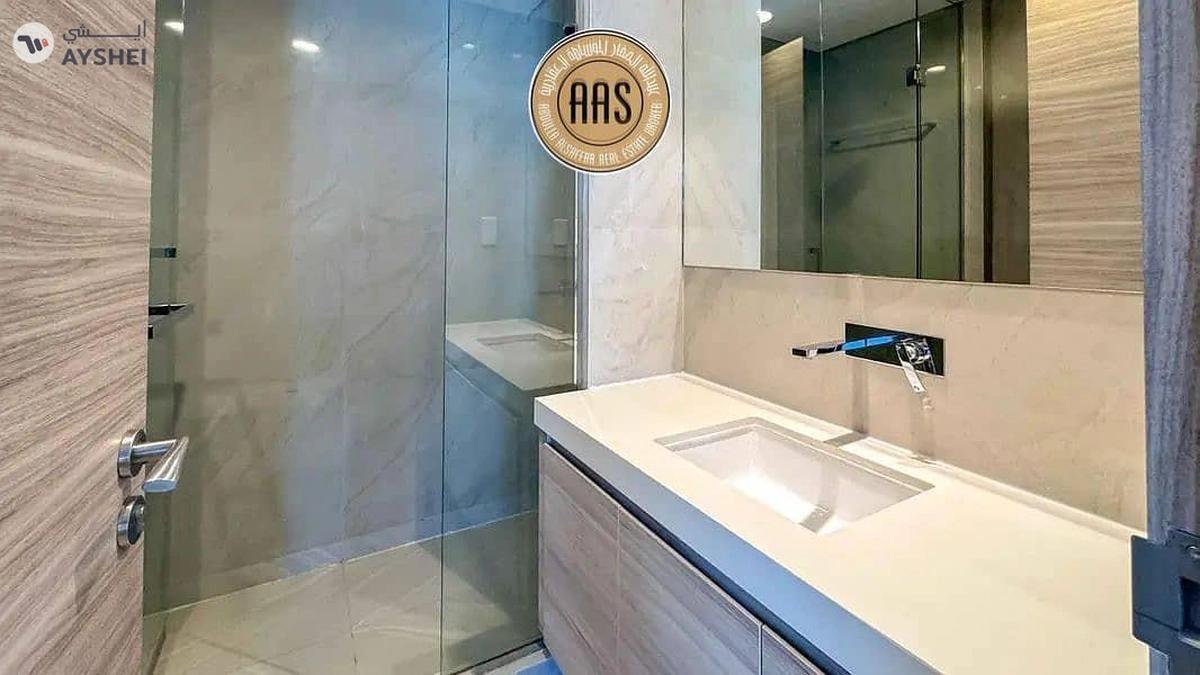 Luxurious 1-Bedroom | Burj Khalifa View | SOL Bay, Business Bay-2-2