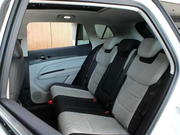 2024 - Ford Teritory Titanum V4 - GCC