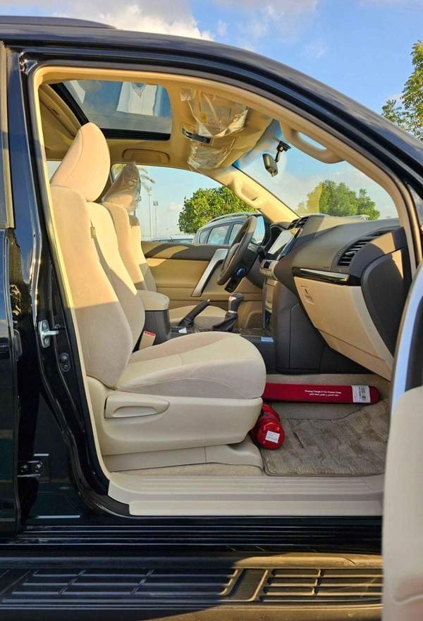 Toyota Prado GXR / 4.0L PETROL / SUNROOF / COOL BOX / DVD+CAMERA / AUTO AC / (CODE # PSR40GXRU) *RAMADAN OFFER*