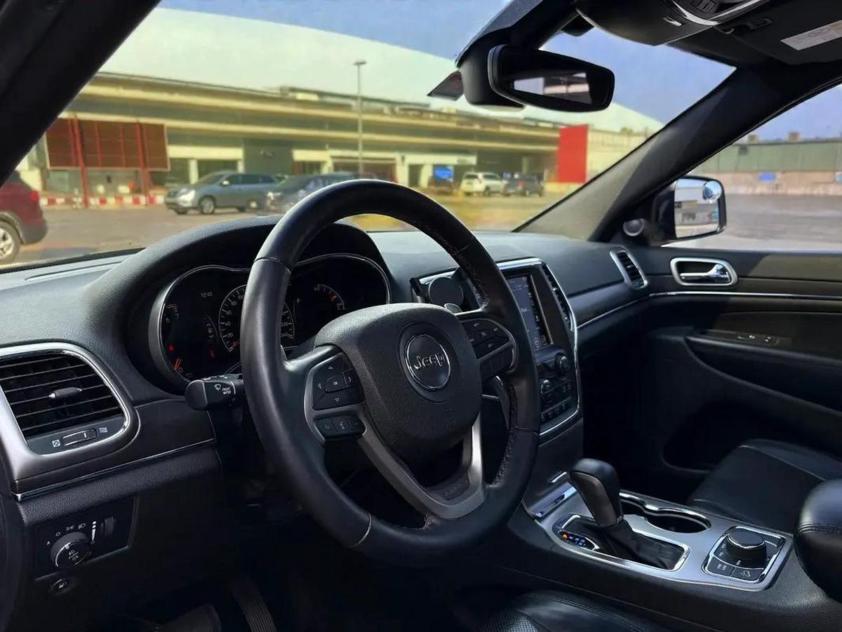 AED 1,370 P.M | 0% DOWN PAYMENT | JEEP GRAND CHEROKEE LIMITED | 2018 | GCC SPECS-4-4