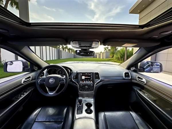 AED 1,370 P.M | 0% DOWN PAYMENT | JEEP GRAND CHEROKEE LIMITED | 2018 | GCC SPECS
