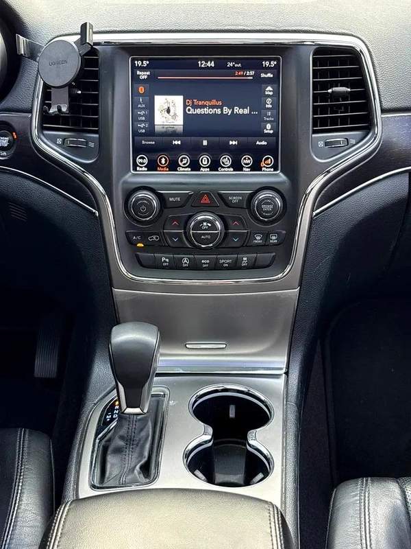 AED 1,370 P.M | 0% DOWN PAYMENT | JEEP GRAND CHEROKEE LIMITED | 2018 | GCC SPECS