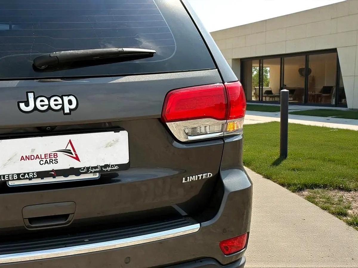 AED 1,370 P.M | 0% DOWN PAYMENT | JEEP GRAND CHEROKEE LIMITED | 2018 | GCC SPECS-12-12