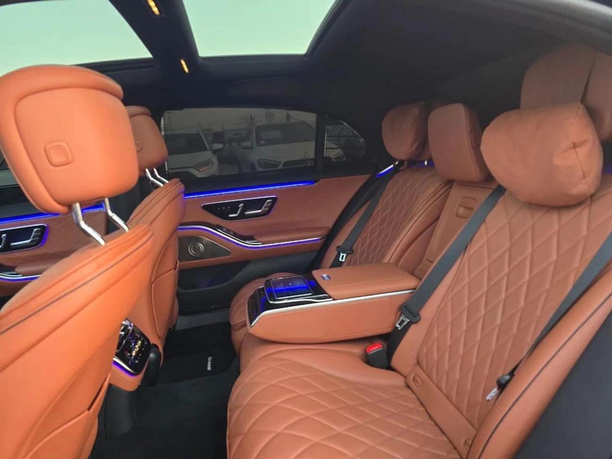 Mercedes Benz S500 4MATIC L-4-4