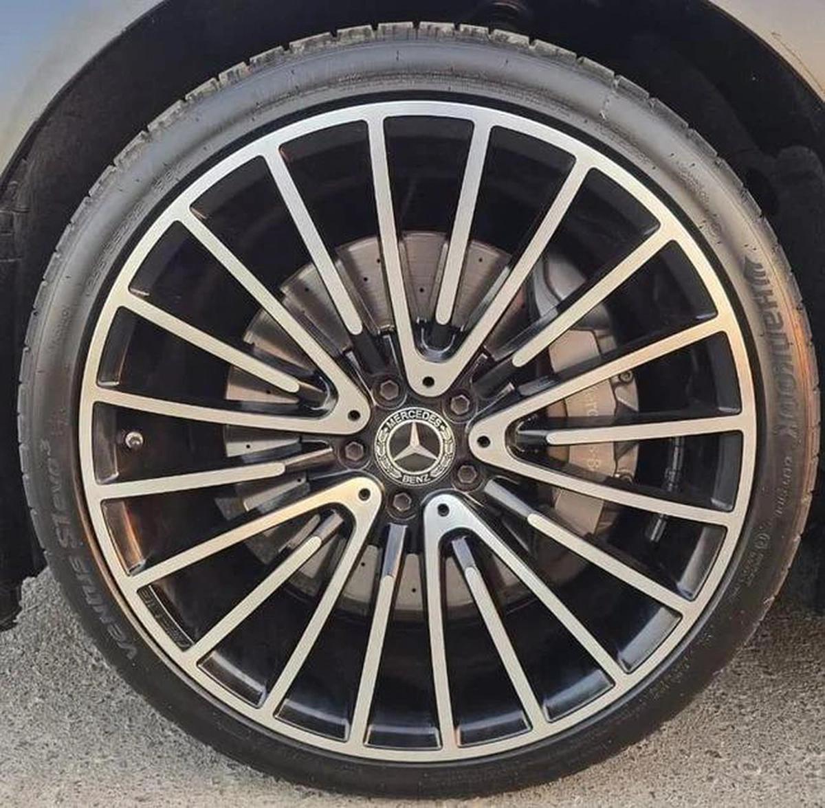 Mercedes Benz S500 4MATIC L-8-8