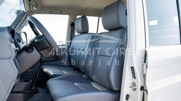 Toyota Land Cruiser 70 Land Cruiser Hard Top LC76 4.2D MT 5door MY2024