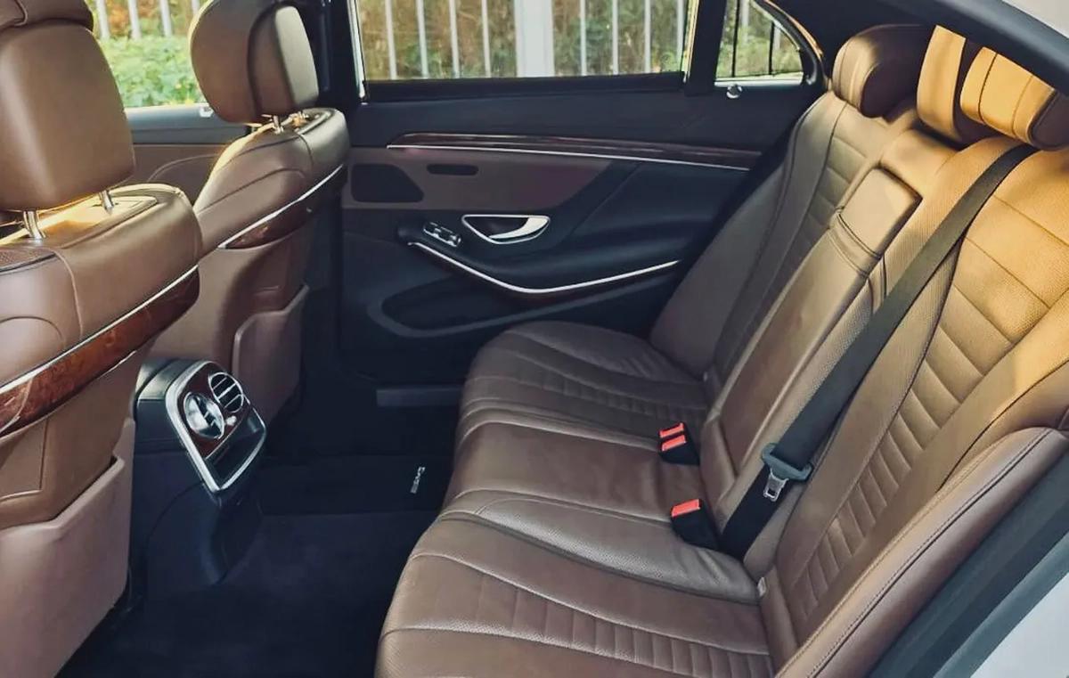 Mercedes S 400 AMG Gcc First owner with service history no paint Accident-14-14