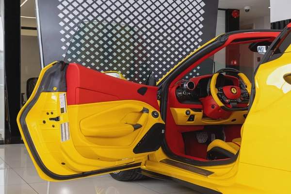 Ferrari F8 Spider | Pristine | Fully Carbon Interior Exterior | Carbon Steering Paddles