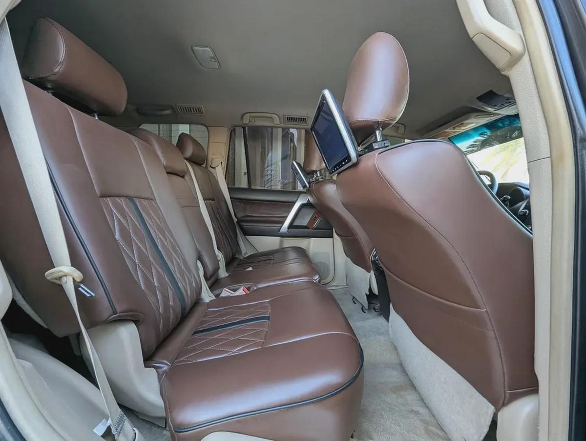 TOYOTA PRADO 2012 FACELIFTED 2023 GCC V6 4.0L IN EXCELLENT CONDITION-3-3