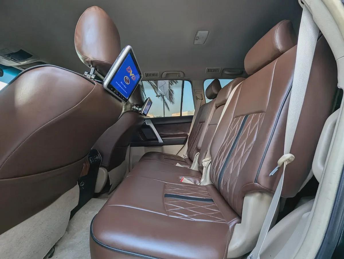 TOYOTA PRADO 2012 FACELIFTED 2023 GCC V6 4.0L IN EXCELLENT CONDITION-4-4