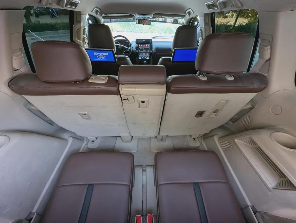 TOYOTA PRADO 2012 FACELIFTED 2023 GCC V6 4.0L IN EXCELLENT CONDITION-5-5