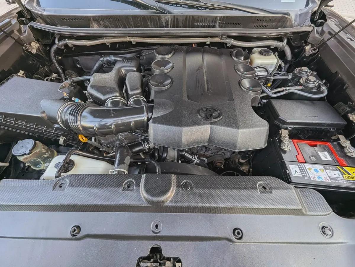 TOYOTA PRADO 2012 FACELIFTED 2023 GCC V6 4.0L IN EXCELLENT CONDITION-9-9