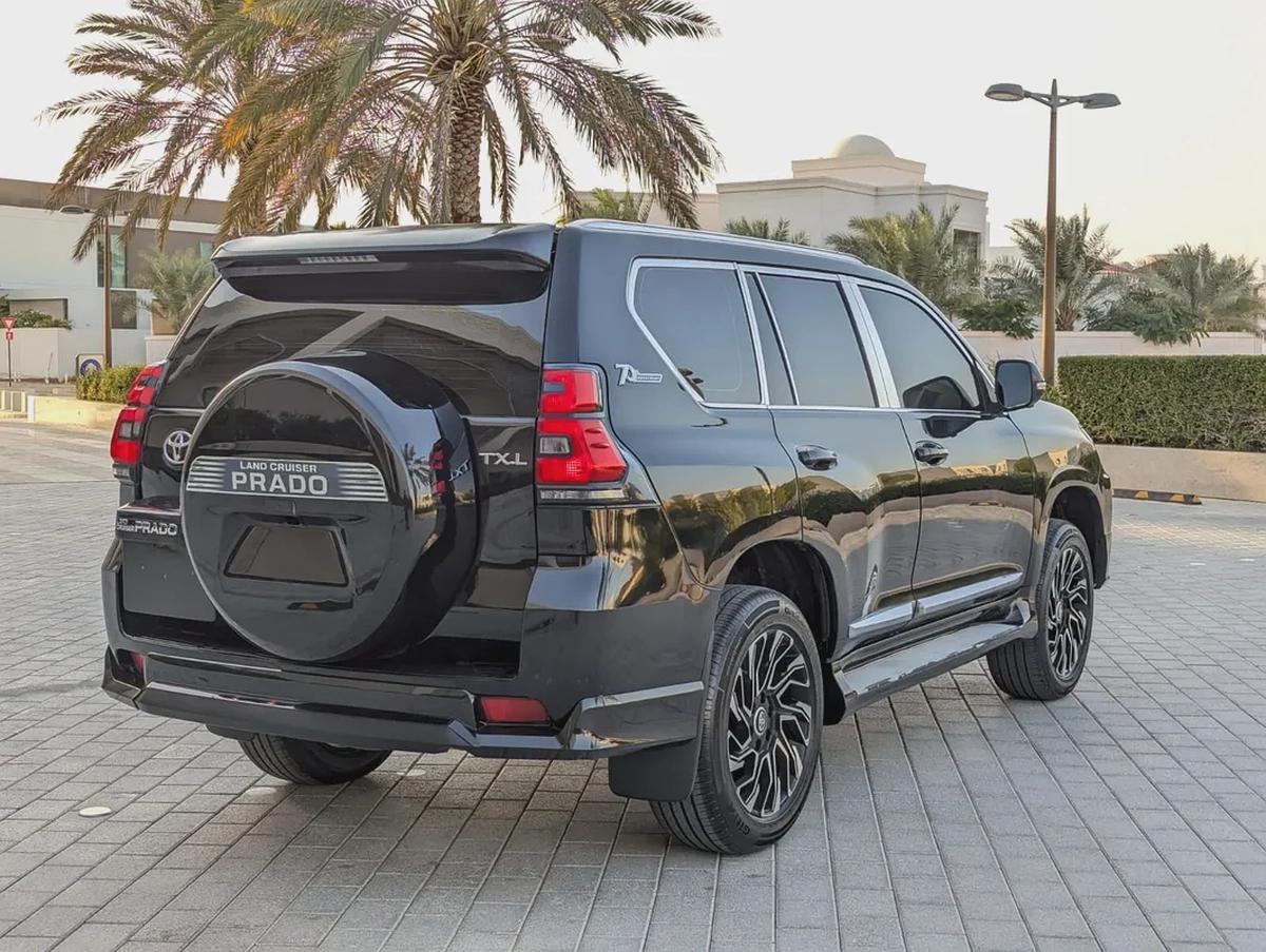TOYOTA PRADO 2012 FACELIFTED 2023 GCC V6 4.0L IN EXCELLENT CONDITION-11-11