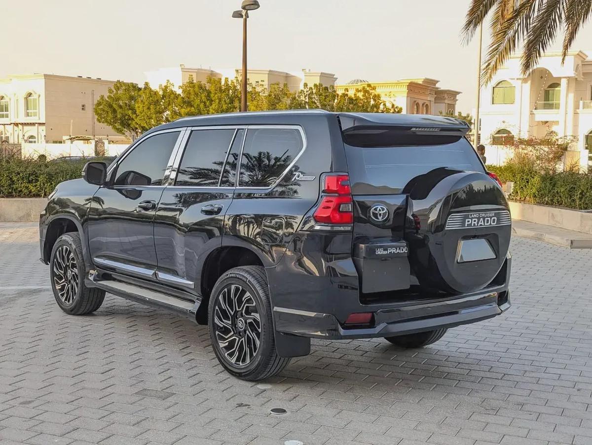 TOYOTA PRADO 2012 FACELIFTED 2023 GCC V6 4.0L IN EXCELLENT CONDITION-12-12