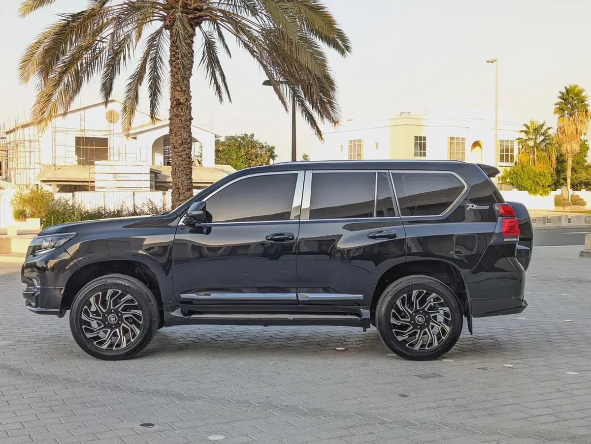 TOYOTA PRADO 2012 FACELIFTED 2023 GCC V6 4.0L IN EXCELLENT CONDITION-13-13