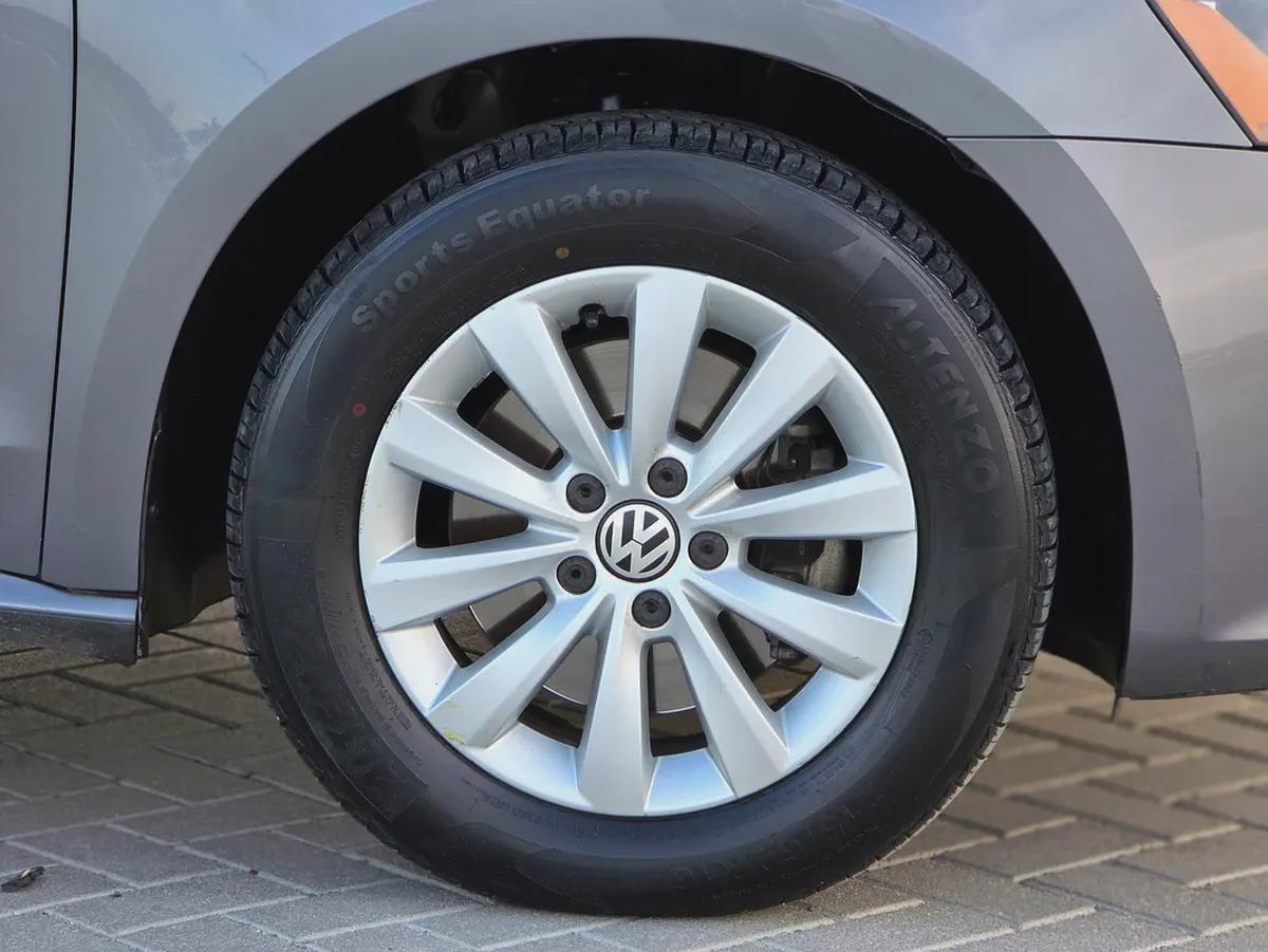 2015 Volkswagen Passat S - GCC Specs - Reliable and Well-Maintained-6-6