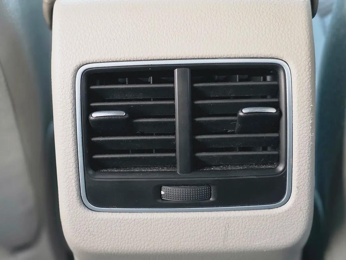 2015 Volkswagen Passat S - GCC Specs - Reliable and Well-Maintained-19-19