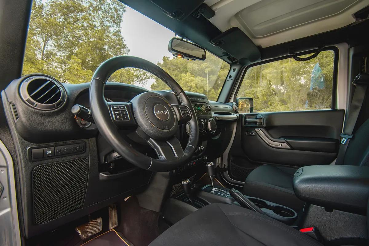 AED 2,122/Month | Jeep Service History | Free Warranty | GCC Specs | REF#J01654-13-13