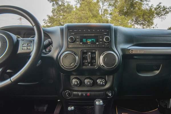 AED 2,122/Month | Jeep Service History | Free Warranty | GCC Specs | REF#J01654