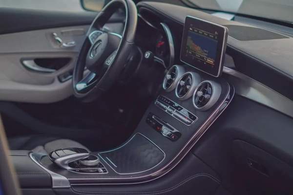 MERCEDES GLC300 COUPE AMG 2018