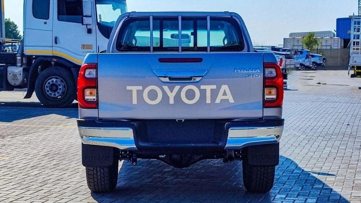 Toyota Hilux HILUX 2.4L FOLL OPTION DIESEL-4-4