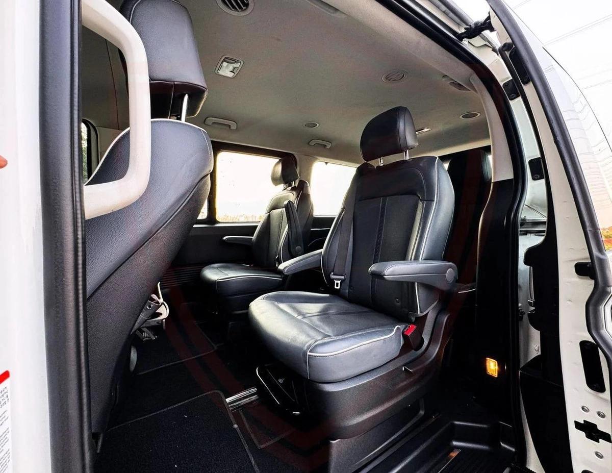 Used Hyundai Staria 2023-10-10