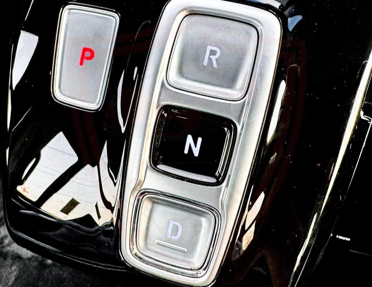 Used Hyundai Staria 2023-4-4