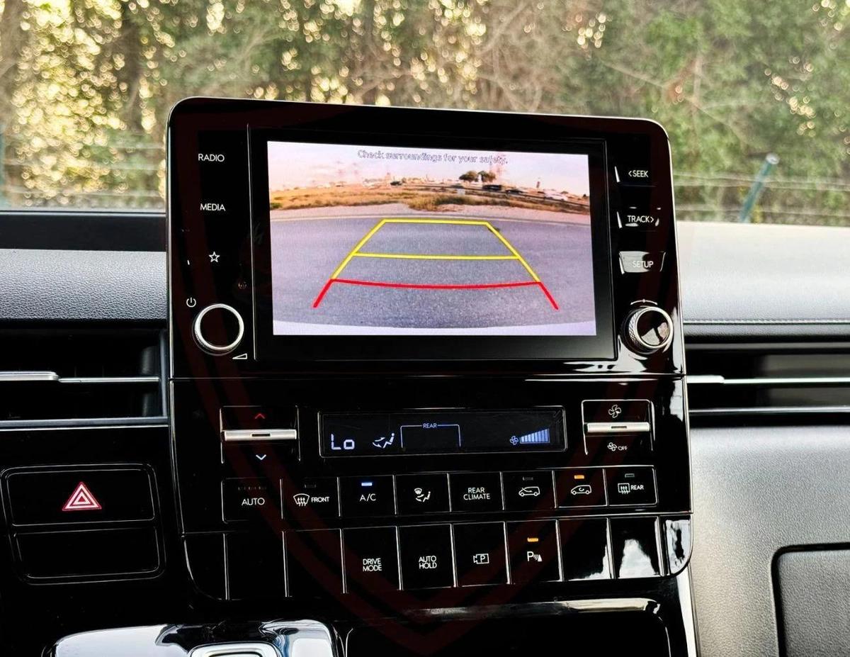 Used Hyundai Staria 2023-22-22