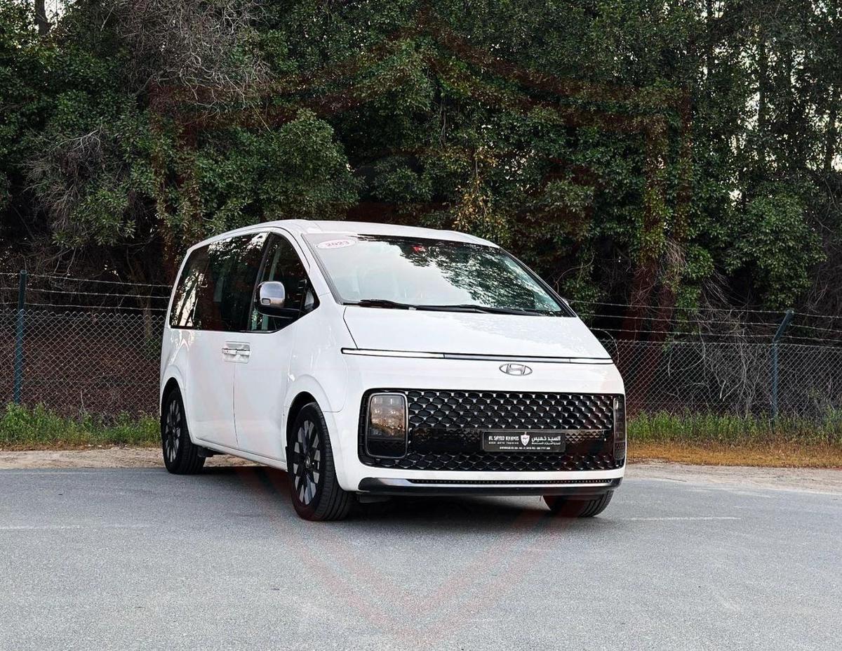 Used Hyundai Staria 2023-19-19
