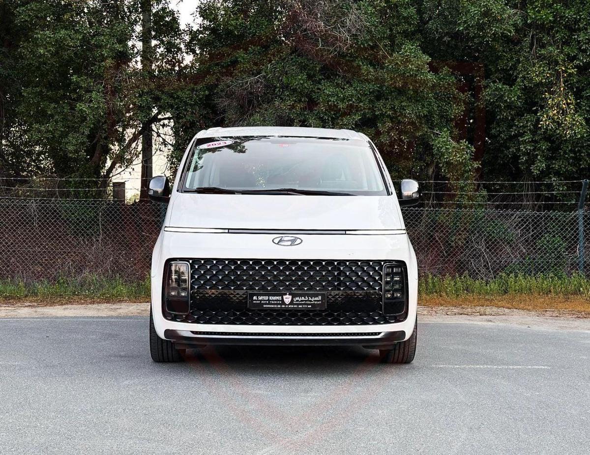Used Hyundai Staria 2023-20-20