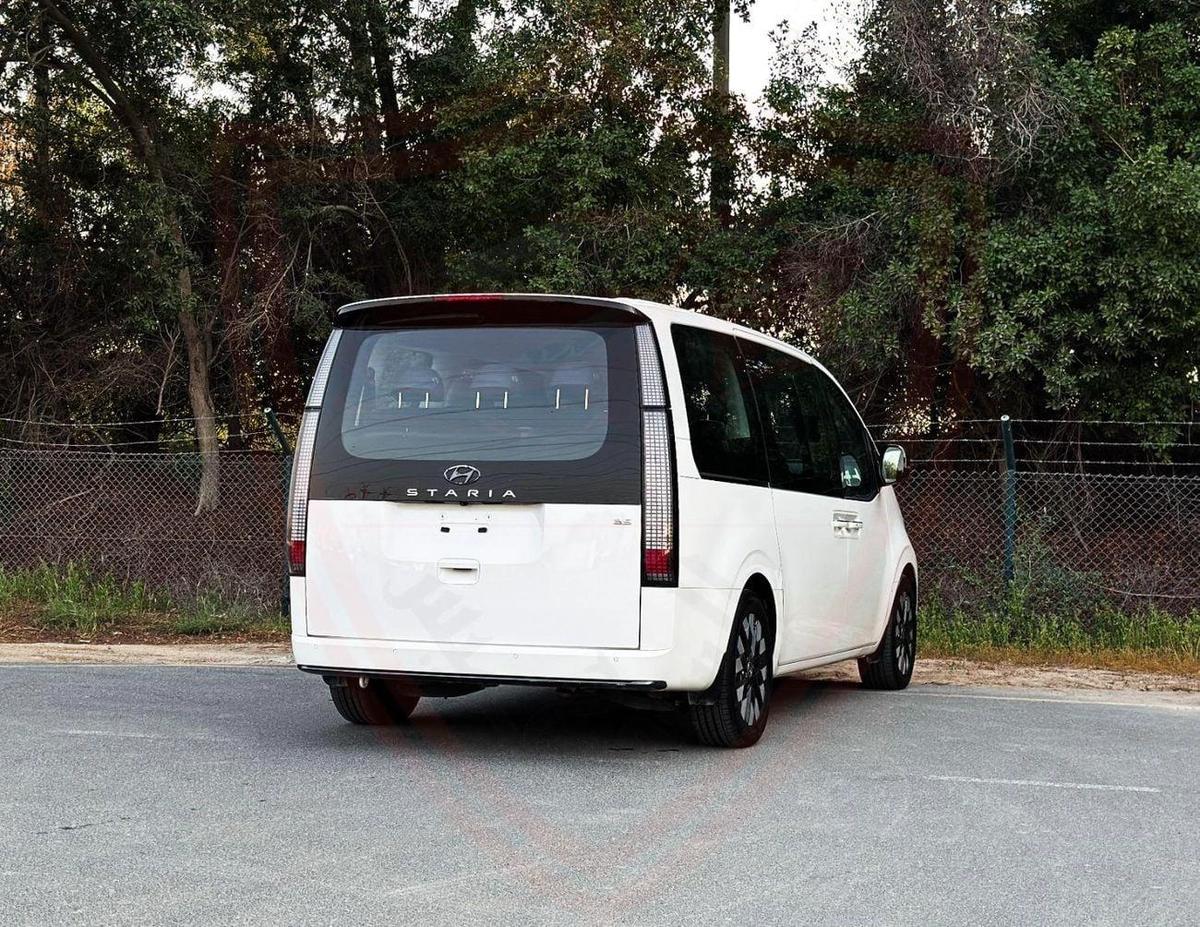 Used Hyundai Staria 2023-12-12