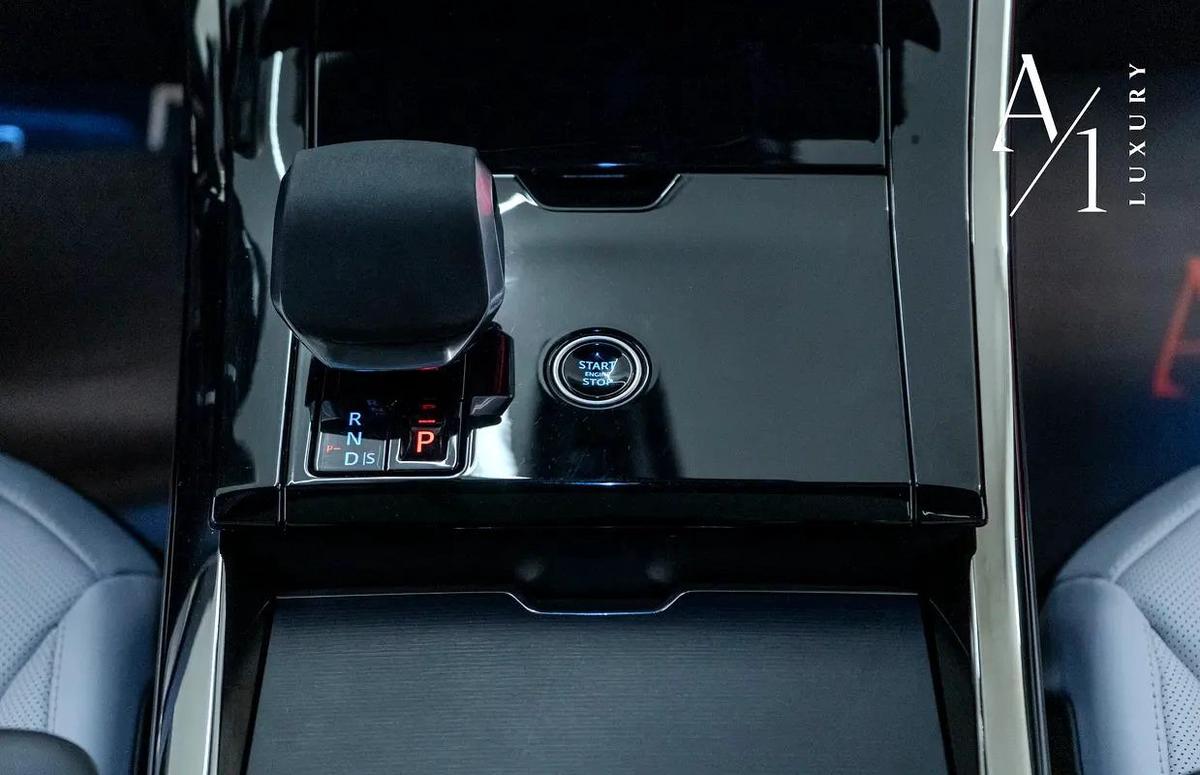 2025 Range Rover Sport, P530 Autobiography, Fully Loaded, American Spec Converted To GCC-7-7