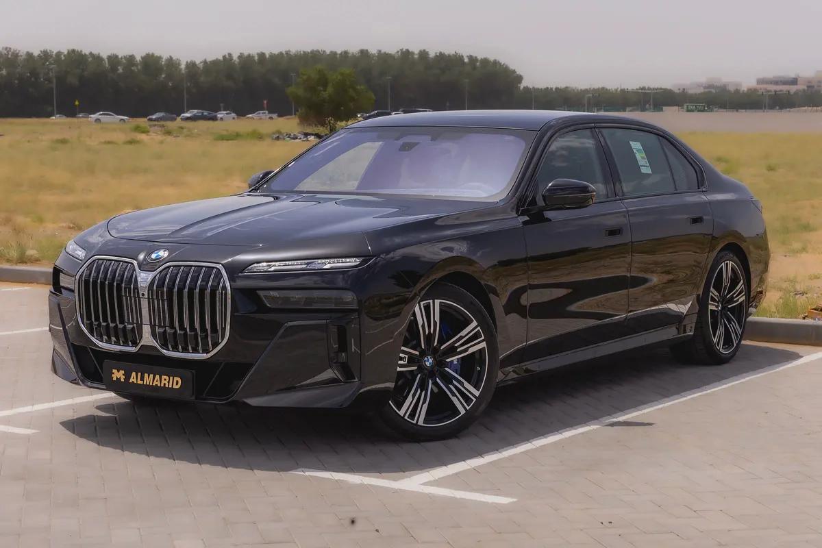 BMW 7-Series 735i 2026 - GCC Specs - Like New!-0-0