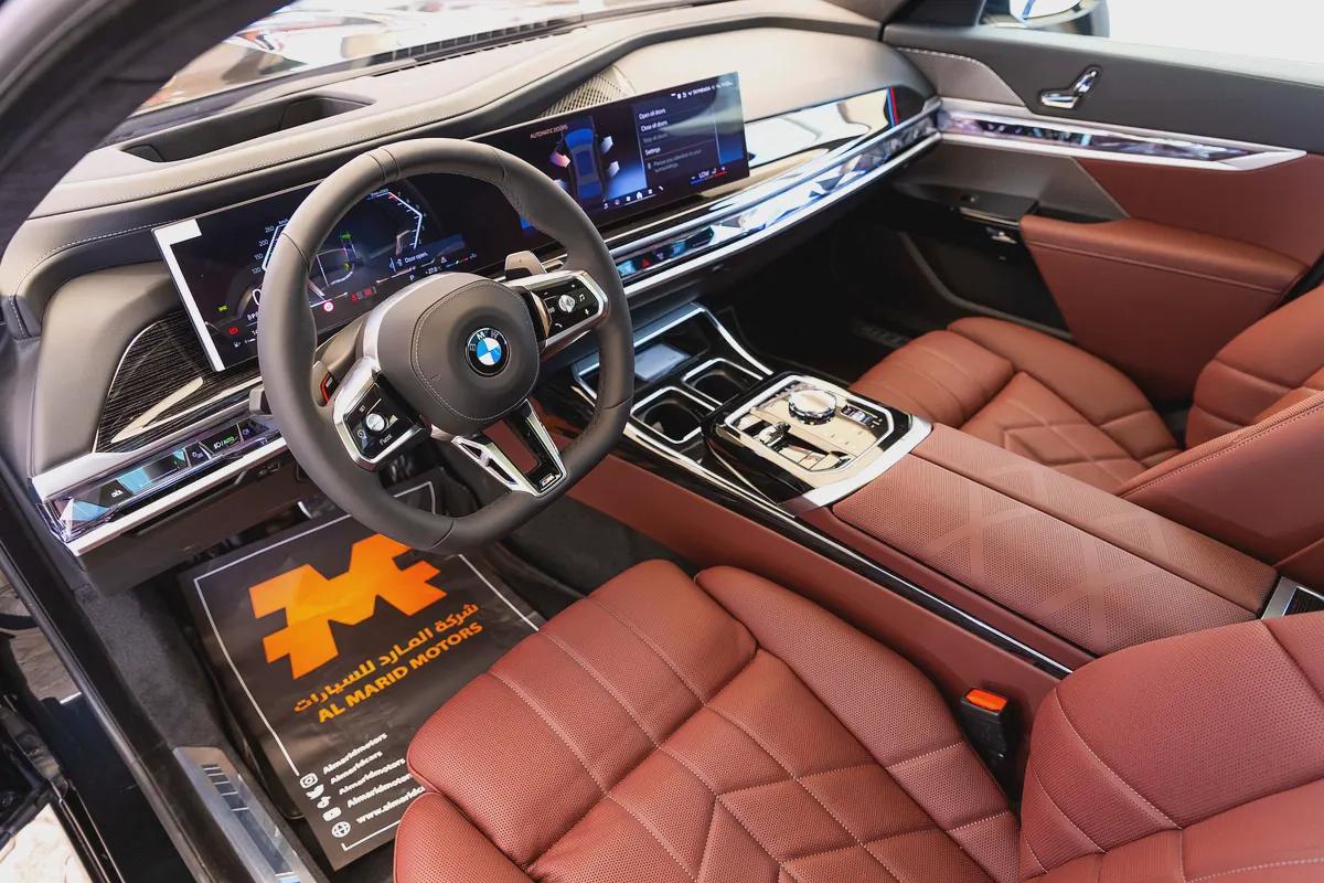 BMW 7-Series 735i 2026 - GCC Specs - Like New!-5-5