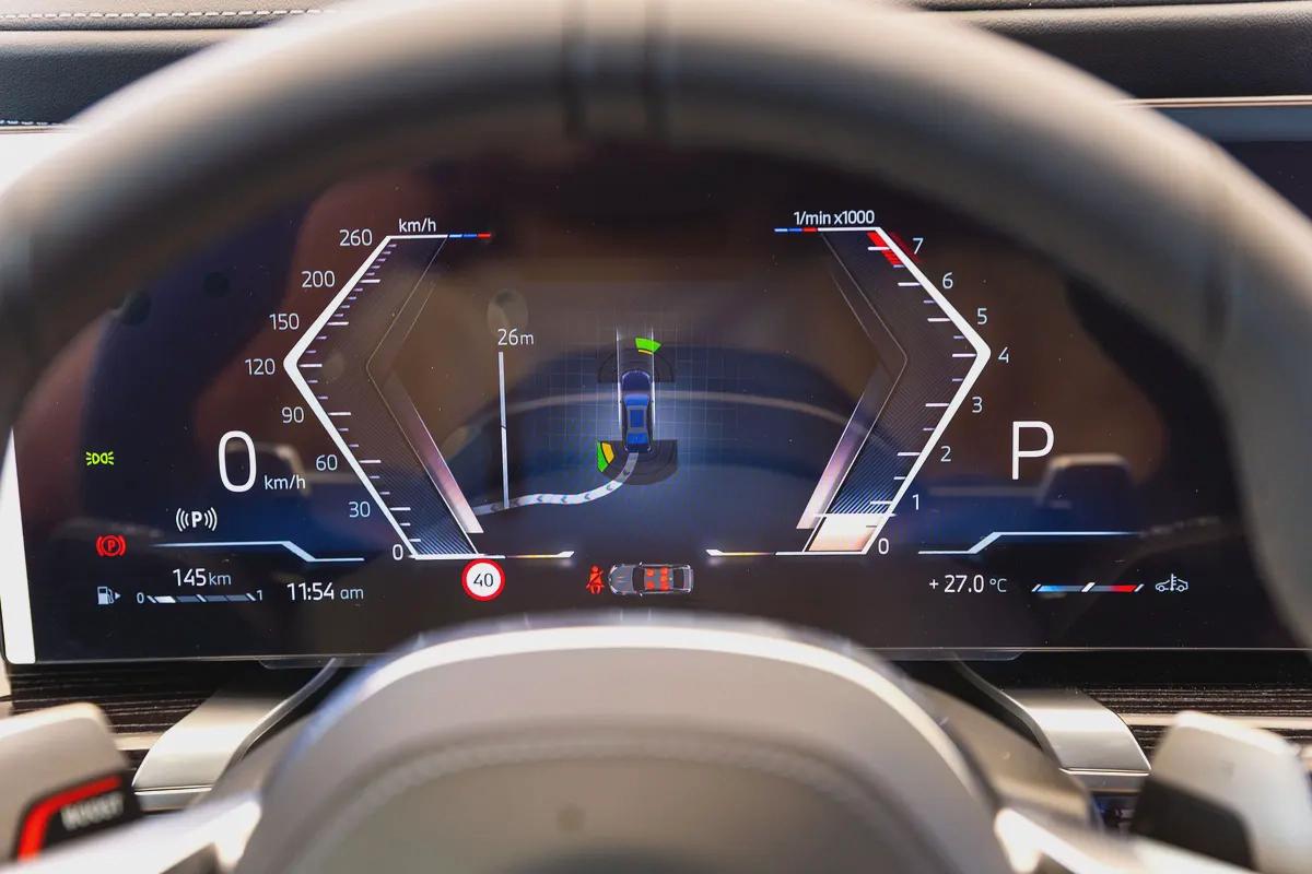 BMW 7-Series 735i 2026 - GCC Specs - Like New!-9-9