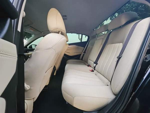 Mazda 6 S Grade 2022 - GCC Specs - Prestine Mint Condition With Low KM Perfect Family Sedan