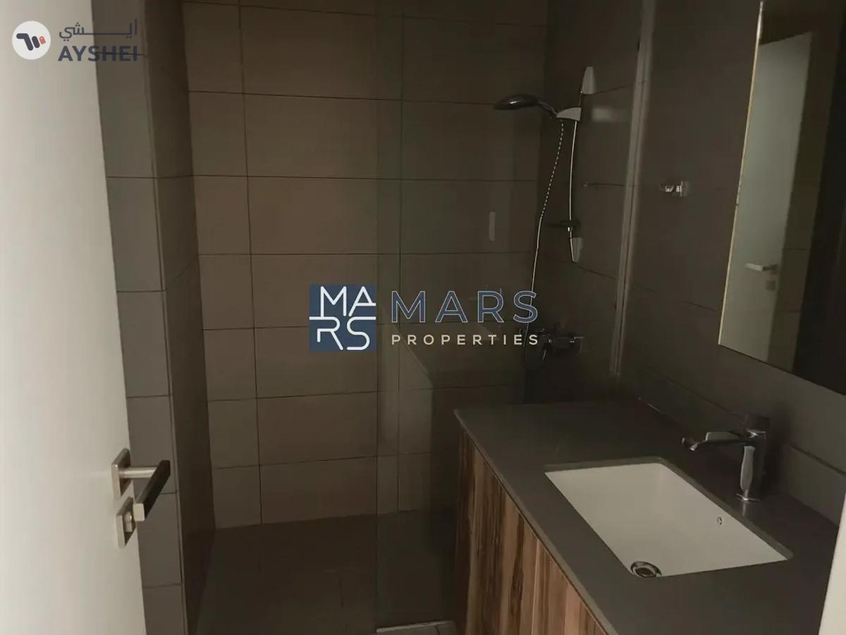 | Spacious | Kitchen Appliances |. Community View |-2-2