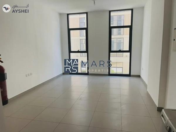 | Spacious | Kitchen Appliances |. Community View |