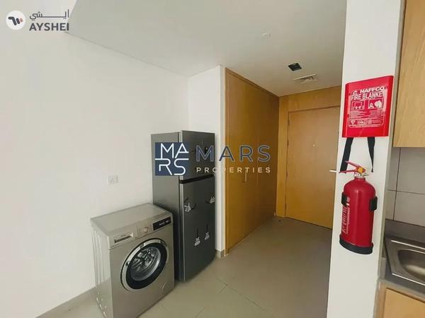 | Spacious | Kitchen Appliances |. Community View |