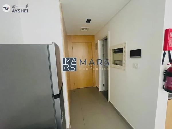 | Spacious | Kitchen Appliances |. Community View |