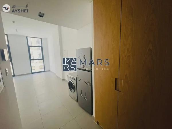 | Spacious | Kitchen Appliances |. Community View |