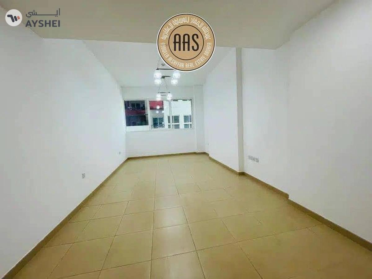 In prime location huge 2bhk with all amenities-9-9