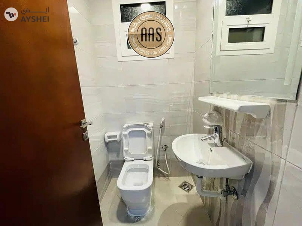 In prime location huge 2bhk with all amenities-11-11