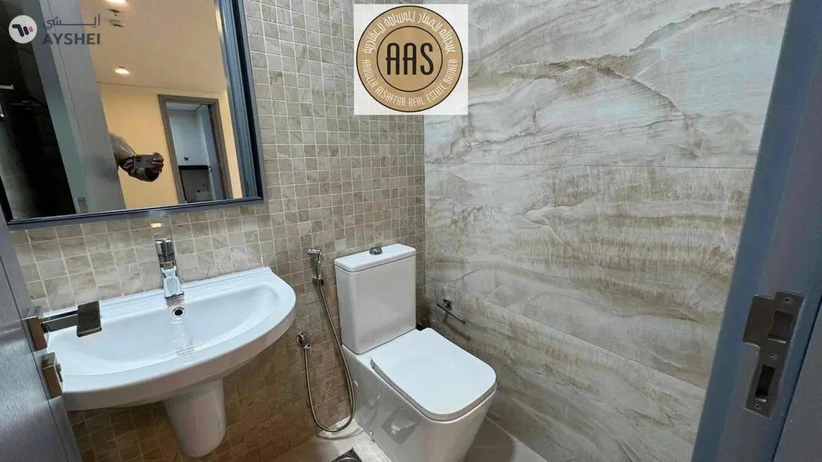 spacious 1350 sqrfit 1bhk with balcony wardrobe rent only 83k-2-2