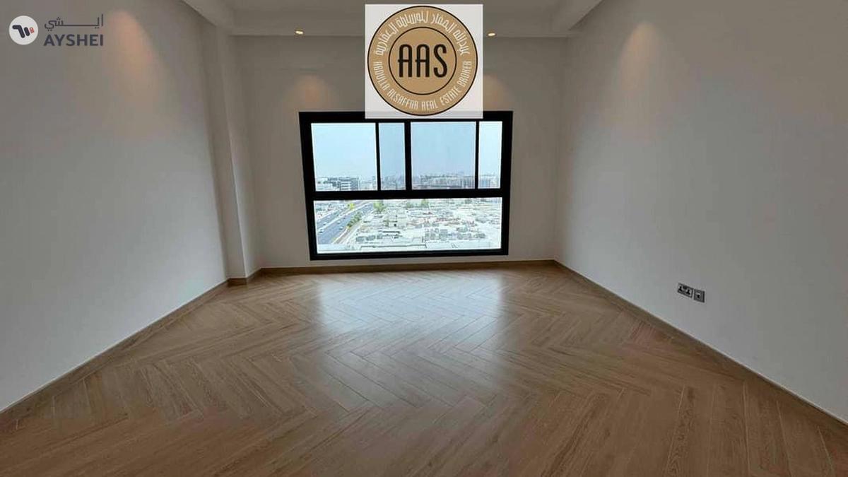 spacious 1350 sqrfit 1bhk with balcony wardrobe rent only 83k-5-5