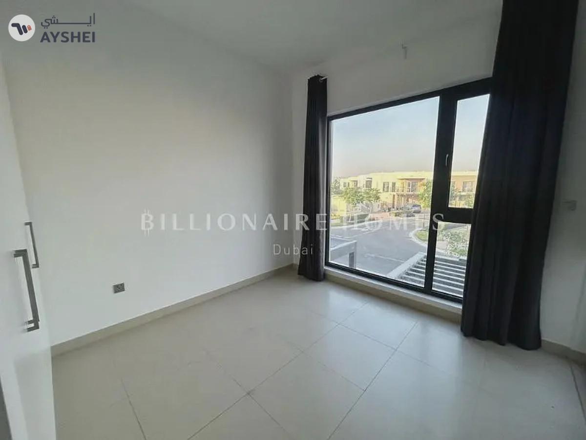 Bright and Spacious 3-Bedroom Villa in Camelia 2, Arabian Ranches - Perfect Family Home in a Tranquil Community-3-3