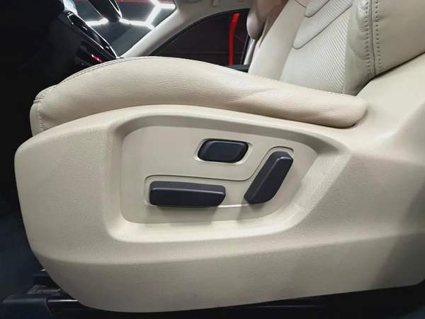 Agency Warranty | 1 Owner | Original Paint | 7 Seats | Sunroof | Agency Service History - GCC Specs