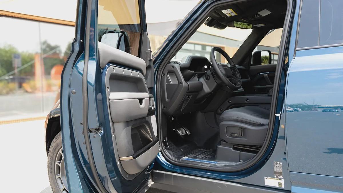 2026 Land Rover Defender Octa | Brand New-8-8